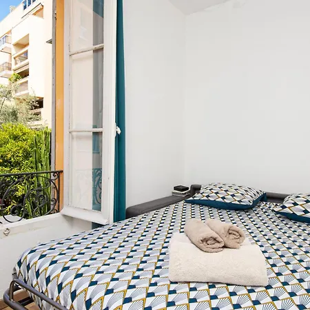 Villarey - Centre - 80 M De La - Climatise * Ментона